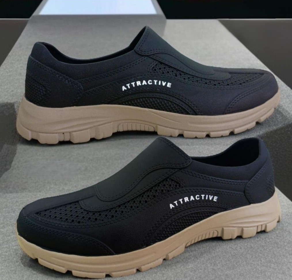 Sepatu Slip-On Karet Pria Hitam
