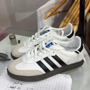 Sepatu Sneakers Casual Gaya Santai Pria & Wanita